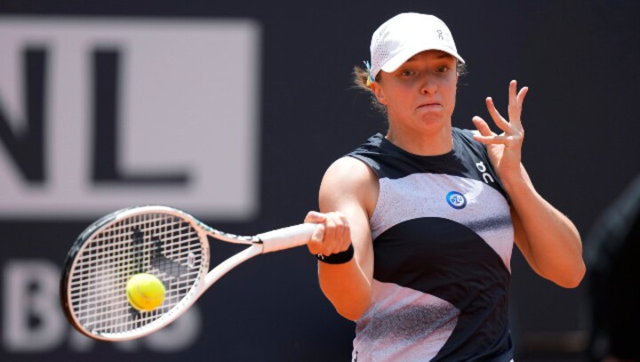 Italian Open: Iga Swiatek sweeps Anastasia Pavlyuchenkova aside in straight sets; Jannik Sinner advances to third round