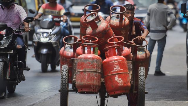 Commercial LPG cylinder price slashed by Rs 171.50; check revised rates in major cities Commercial LPG cylinder price slashed by Rs 171.50; check revised rates in major cities