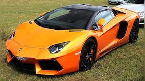 16-year-old seen driving Lamborghini Aventador on Melbourne highway