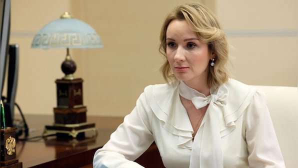 New star in Russian politics is mother to 10 children