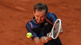 Halle open: Daniil Medvedev beats Laslo Djere in 3 sets to reach quarterfinals, Jarry upsets Tsitsipas