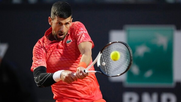 Italian Open: Sluggish Novak Djokovic battles to win, Iga Swiatek makes perfect start