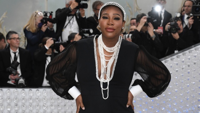 Serena Williams debuts baby bump at MET Gala Serena Williams debuts baby bump at MET Gala