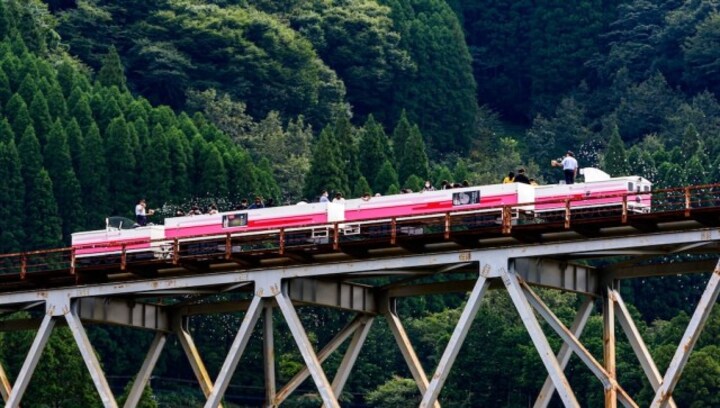 The Japanese train that uses ramen as fuel