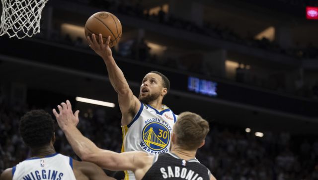 NBA: Stephen Curry scores playoff career-high 50 points, Warriors beat Kings to advance NBA: Stephen Curry scores playoff career-high 50 points, Warriors beat Kings to advance