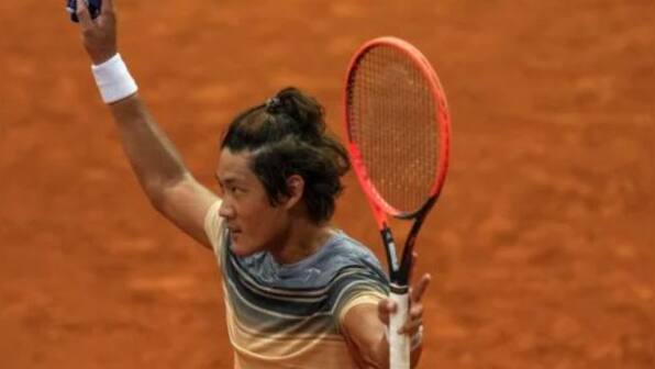 Zhang Zhizhen gives China first men's singles win at French Open in 86 years