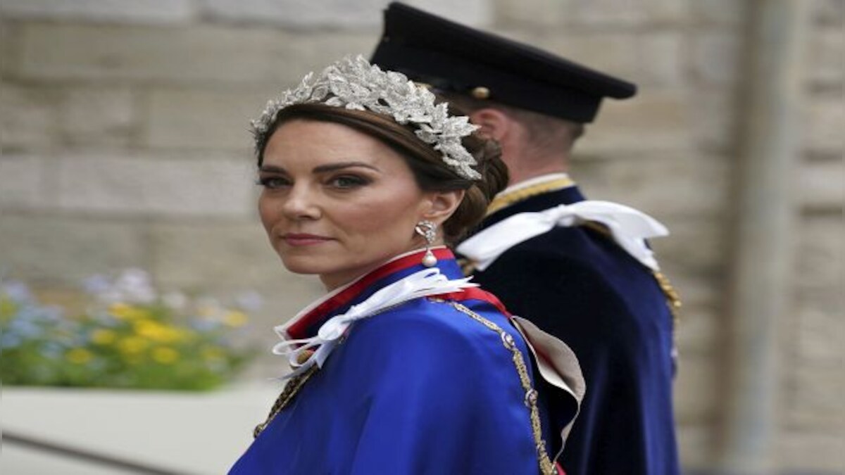 King Charles coronation regalia: What are the robes, Supertunica, sword belt  and gauntlet?