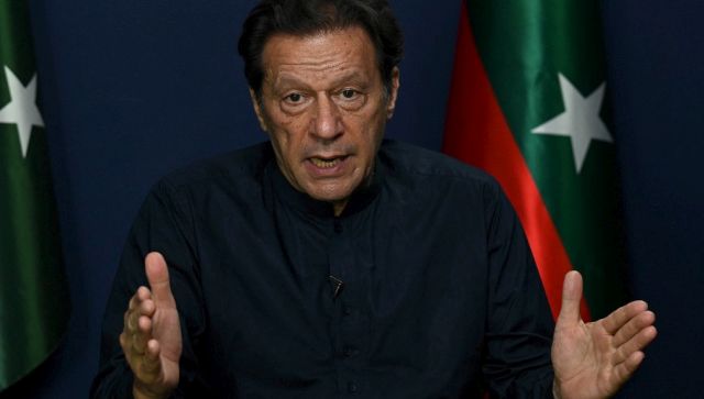 Pakistan: Imran Khan seeks 'immediate talks' with govt as key members quit PTI Pakistan: Imran Khan seeks 'immediate talks' with govt as key members quit PTI