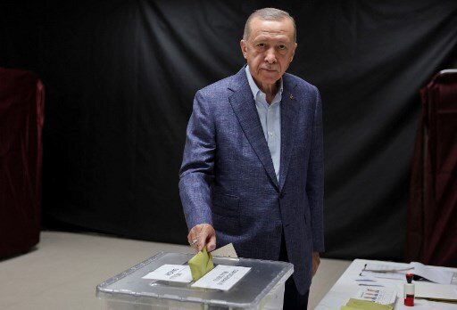 Turkish polls close with Erdogan's fate hanging in balance Turkish polls close with Erdogan's fate hanging in balance