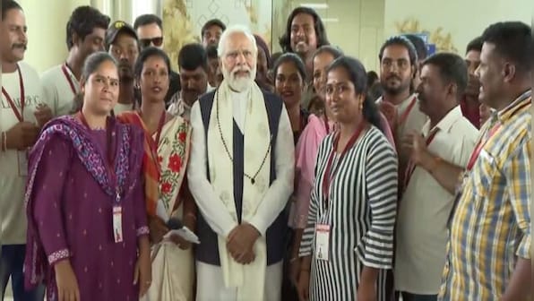 Karnataka: PM Modi interacts with members of Hakki Pikki tribe evacuated from Sudan; WATCH