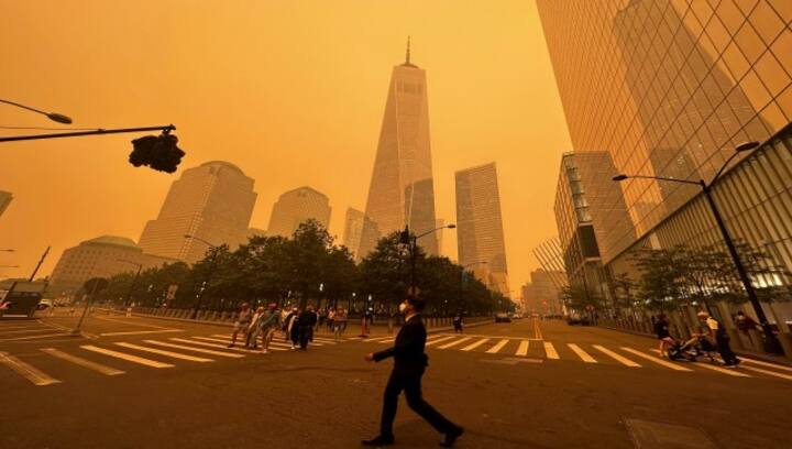 'Code Red': Smoky haze from Canadian wildfires chokes New York, other US cities 'Code Red': Smoky haze from Canadian wildfires chokes New York, other US cities
