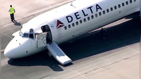 WATCH: Delta plane makes emergency landing without front gear at US airport