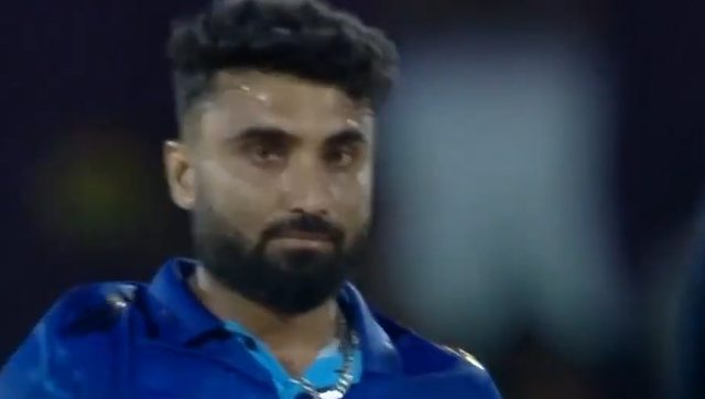 Watch: Bowler concedes 18 runs in 1 ball in Tamil Nadu Premier League match Watch: Bowler concedes 18 runs in 1 ball in Tamil Nadu Premier League match