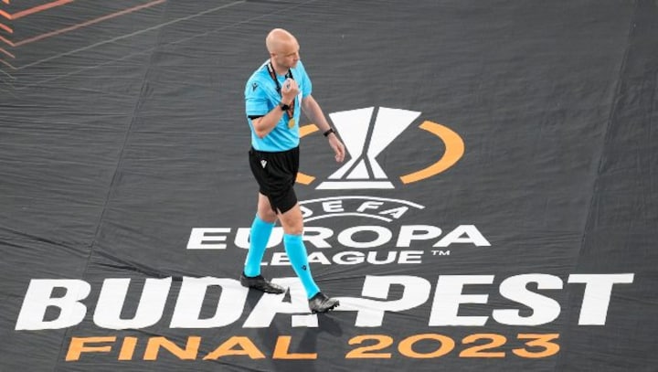 Watch: Referee Anthony Taylor harassed by Roma fans at airport after Europa League final defeat