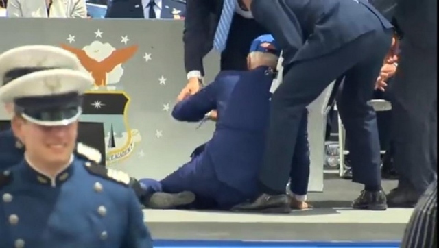 WATCH: Biden trips, falls at US Air Force Academy graduation ceremony; White House says he's fine WATCH: Biden trips, falls at US Air Force Academy graduation ceremony; White House says he's fine