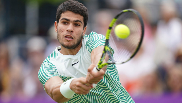 Queen's Club Championships: Alcaraz struggles to victory in first grass-court match outside Wimbledon Queen's Club Championships: Alcaraz struggles to victory in first grass-court match outside Wimbledon
