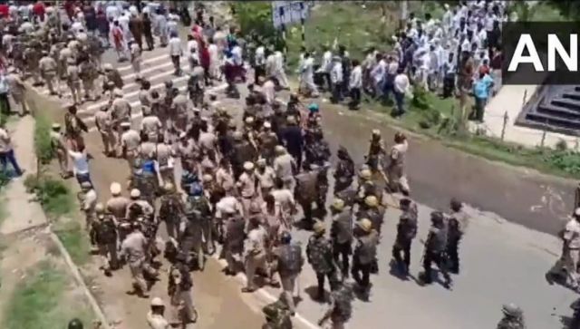 Farmers block NH-44 in Kurukshetra, demand MSP for sunflower seed Farmers block NH-44 in Kurukshetra, demand MSP for sunflower seed