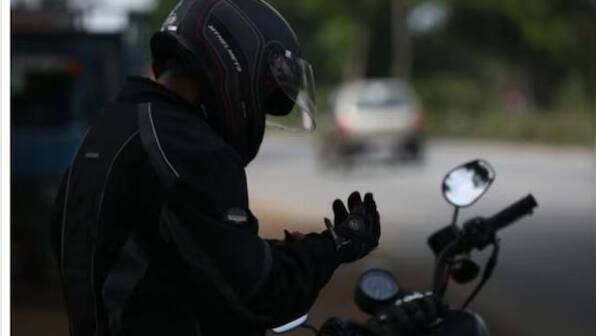 Maharashtra: Two-wheelers claimed 7,700 lives in accidents in 2022; no use of helmet main reason