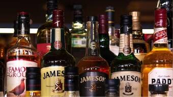 Delhi's retail liquor trade records sharp fall compared to Q1FY23
