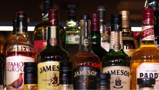 Delhi's retail liquor trade records sharp fall compared to Q1FY23 Delhi's retail liquor trade records sharp fall compared to Q1FY23