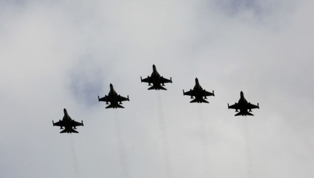 11 Chinese aircraft crossed Taiwan Strait median line, says Taiwan 11 Chinese aircraft crossed Taiwan Strait median line, says Taiwan