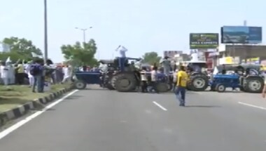 WATCH: Farmers block road in Kurukshetra as they gather for mahapanchayat demanding MSP on sunflower seed