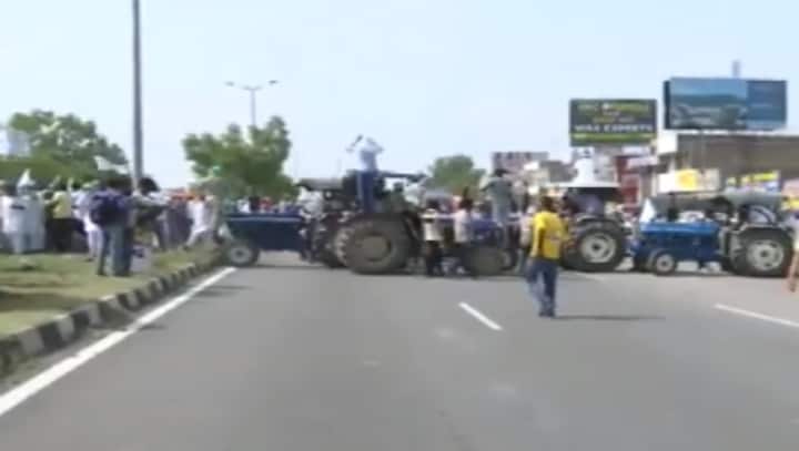 WATCH: Farmers block road in Kurukshetra as they gather for mahapanchayat demanding MSP on sunflower seed