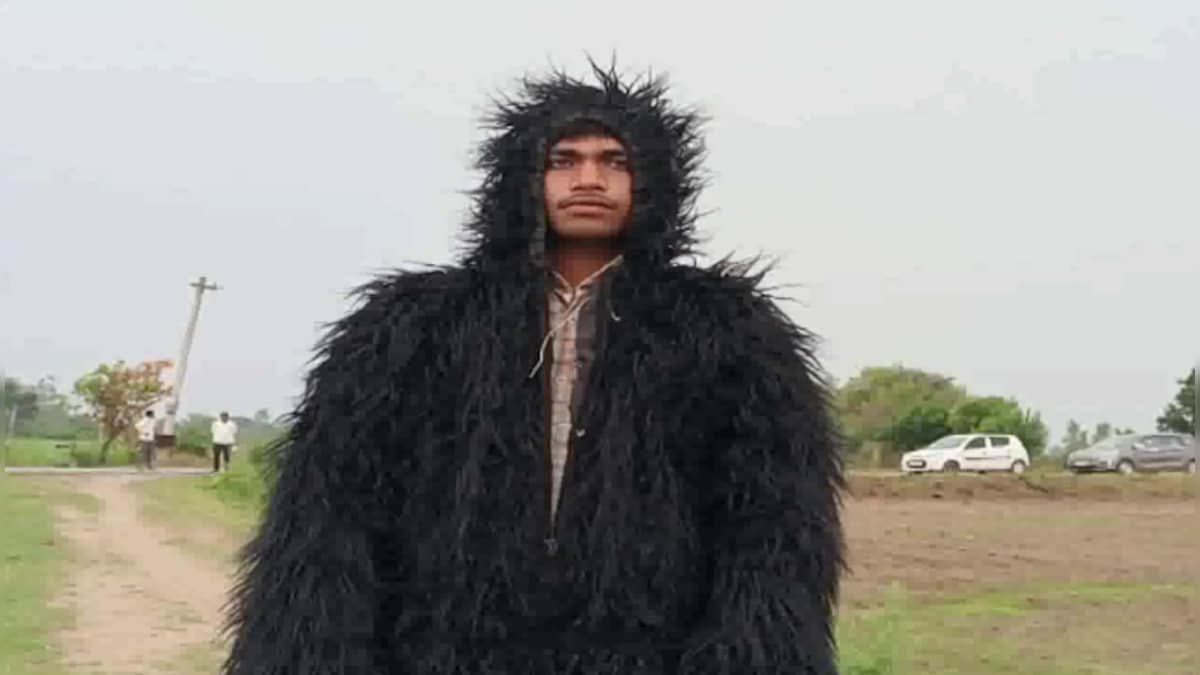 UP farmers don bear costume to shoo away monkeys; pictures go viral