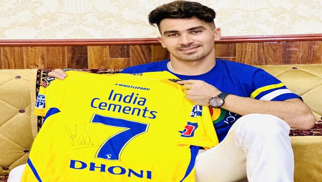 Afghanistan wicketkeeper Rahmanullah Gurbaz gets MS Dhoni-signed CSK jersey Afghanistan wicketkeeper Rahmanullah Gurbaz gets MS Dhoni-signed CSK jersey