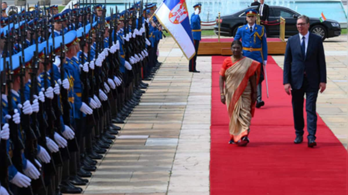 President Murmu receives warm welcome by Serbian counterpart Vucic at Presidential Palace