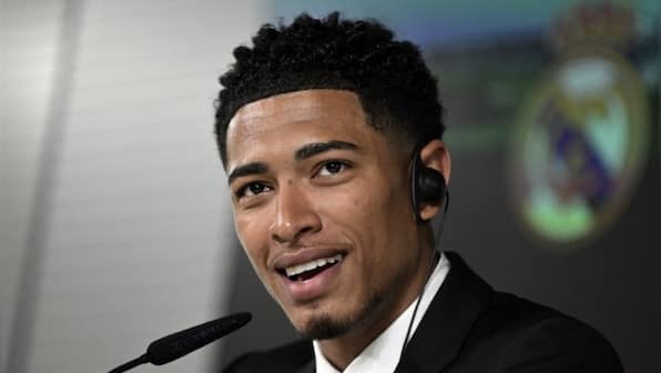 Jude Bellingham paying 'homage' to Zinedine Zidane with Real Madrid No 5 shirt