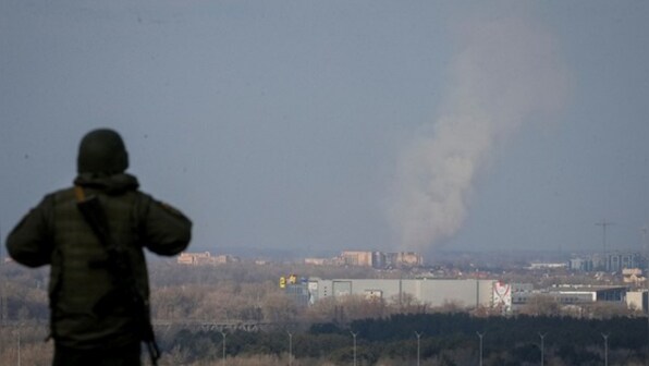 1 killed, 8 injured in Russian strikes at Kherson amid flood evacuation drills