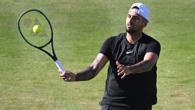 Nick Kyrgios loses comeback match in Stuttgart, vents over missing towels Nick Kyrgios loses comeback match in Stuttgart, vents over missing towels
