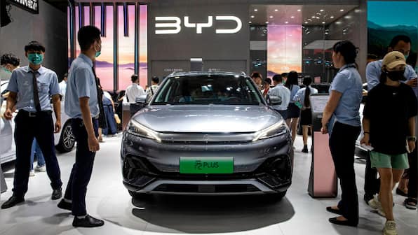 Making most of Ukraine war sanctions, Chinese cars flood Russian roads
