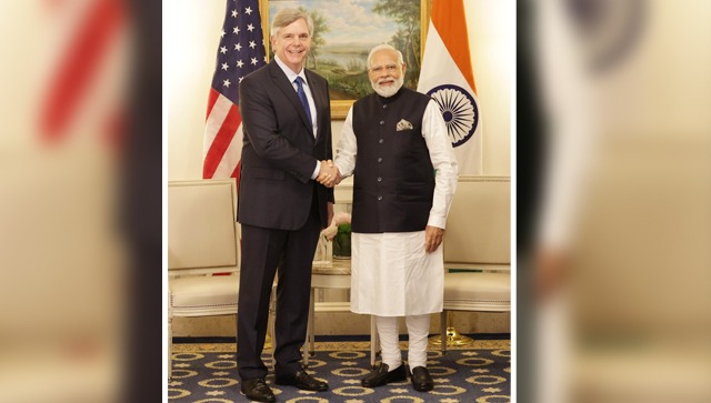 PM Modi invites General Electric CEO to play bigger role in India's aviation, renewable energy sector PM Modi invites General Electric CEO to play bigger role in India's aviation, renewable energy sector