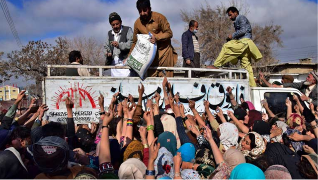 Pakistan's target of 3.5% GDP in 2023-24 fiscal year "realistic": Finance Minister Isaq Dar Pakistan's target of 3.5% GDP in 2023-24 fiscal year "realistic": Finance Minister Isaq Dar