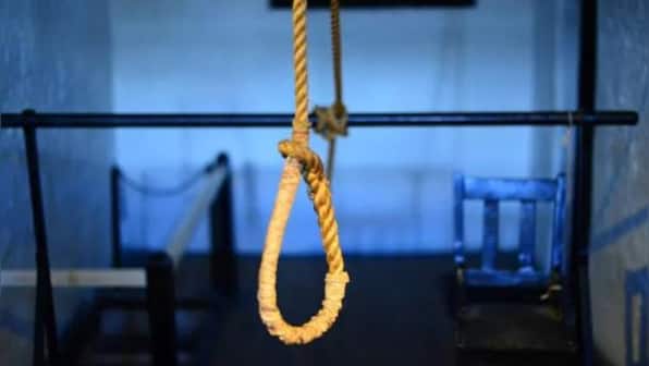Couple in Delhi's Shahbad Dairy hangs themselves to death