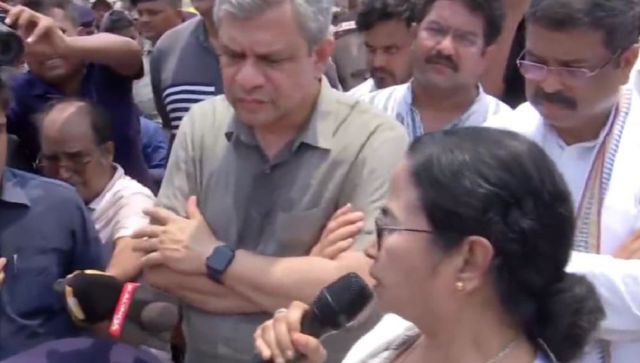 WATCH: Mamata Banerjee, Rail Minister Ashwini Vaishnaw disagree over Odisha train accident death toll WATCH: Mamata Banerjee, Rail Minister Ashwini Vaishnaw disagree over Odisha train accident death toll