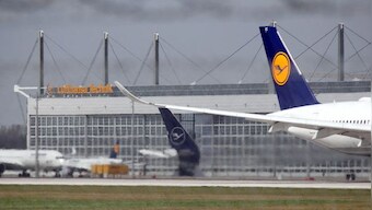 'Lufthansa working cloesely with Air India to expand operations in country': CEO Carsten Spohr