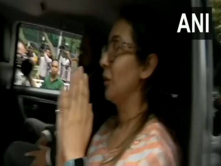 Coal 'scam': After over 4 hrs of questioning, TMC leader Abhishek Banerjee's wife, Rujira Banerjee, leaves ED office Coal 'scam': After over 4 hrs of questioning, TMC leader Abhishek Banerjee's wife, Rujira Banerjee, leaves ED office