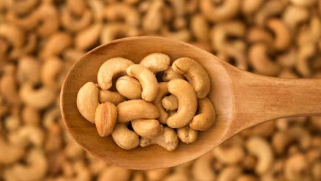Love munching on cashew nuts? This video on how it is processed will leave you impressed Love munching on cashew nuts? This video on how it is processed will leave you impressed