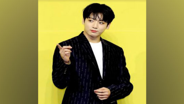 BTS' Jungkook trends after 'Seven' release, greets fans with 'namaste' in V-Live BTS' Jungkook trends after 'Seven' release, greets fans with 'namaste' in V-Live