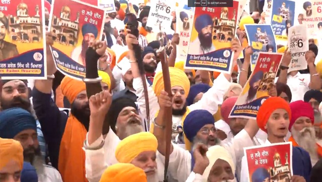 WATCH: Pro-Khalistan slogans raised at Golden Temple on 39th anniversary of Operation Bluestar WATCH: Pro-Khalistan slogans raised at Golden Temple on 39th anniversary of Operation Bluestar