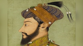 Maharashtra: Police book Navi Mumbai man for using Aurangzeb's image as WhatsApp profile picture