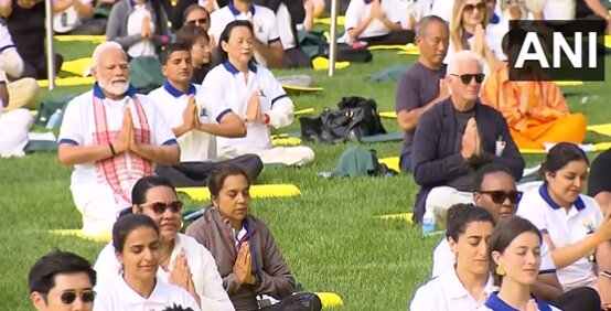 International Yoga Day LIVE: 'Wonderful to see world come together for Yoga,' says PM Modi at UN HQ International Yoga Day LIVE: 'Wonderful to see world come together for Yoga,' says PM Modi at UN HQ