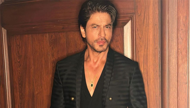 Watch: Shah Rukh Khan returns to Mumbai after reports of getting injured while shooting in US Watch: Shah Rukh Khan returns to Mumbai after reports of getting injured while shooting in US