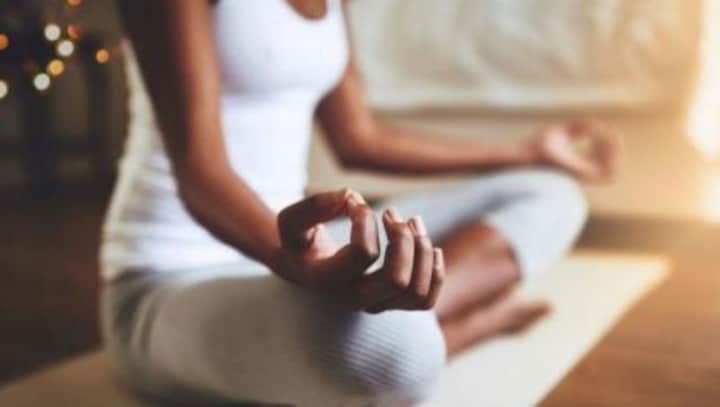 Doctor says 'yoga does not help lose weight', sparks online debate