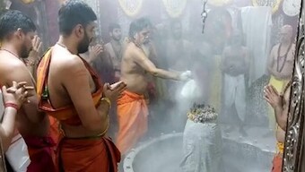 WATCH: The magnificent Shiva Artis performed on fourth Monday of Sawan 2023