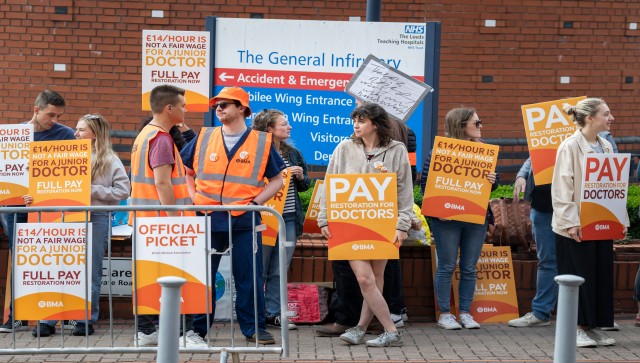 Why junior doctors in UK are on longest-ever strike in NHS history Why junior doctors in UK are on longest-ever strike in NHS history