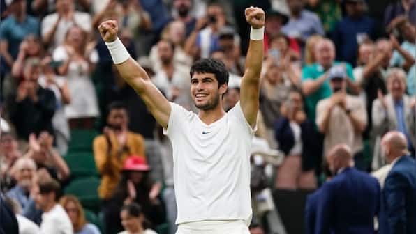 Watch: Carlos Alcaraz plays 'impossible' around-the-net shot against Matteo Berrettini at Wimbledon
